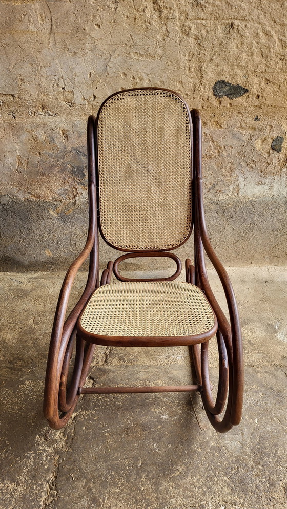 Image 1 of Fauteuil À Bascule - Rocking Chair En Bois Courbé