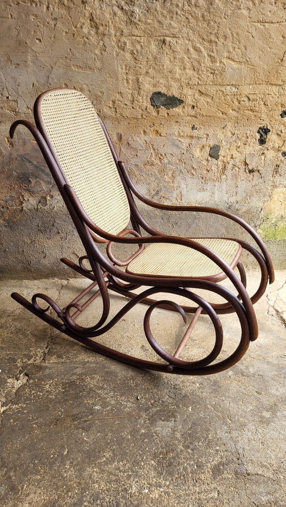 Image 1 of Fauteuil À Bascule - Rocking Chair En Bois Courbé