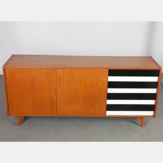 Image 1 of Buffet vintage modèle U-460 en chêne par Jiri Jiroutek pour Interier Praha, Tchécoslovaquie 1960