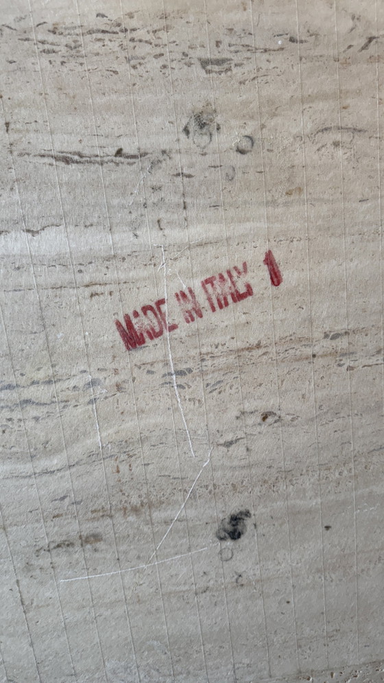 Image 1 of Table basse octogonale en travertin Vintage