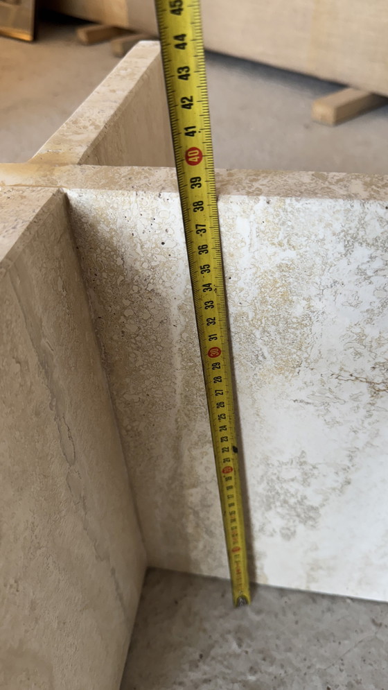 Image 1 of Table basse octogonale en travertin Vintage