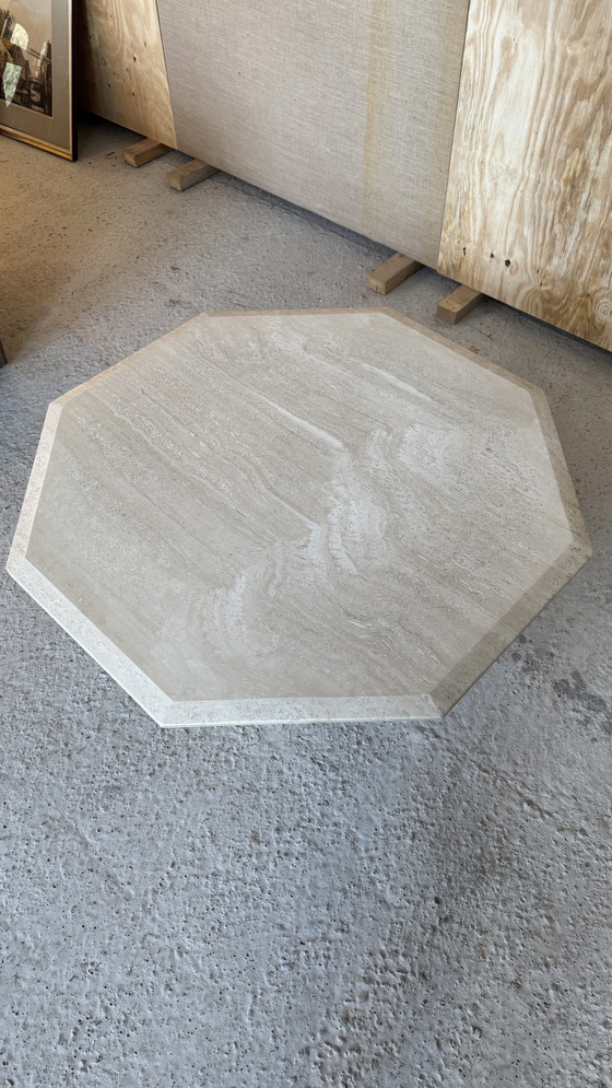Image 1 of Table basse octogonale en travertin Vintage