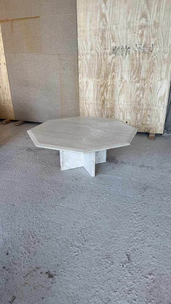 Image 1 of Table basse octogonale en travertin Vintage