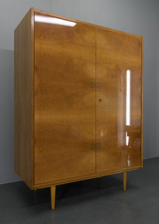 Armoire Mid Century avec finition brillante, 1970S