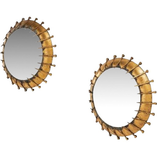 Paire d'appliques vintage en métal doré et verre opalin, France 1960