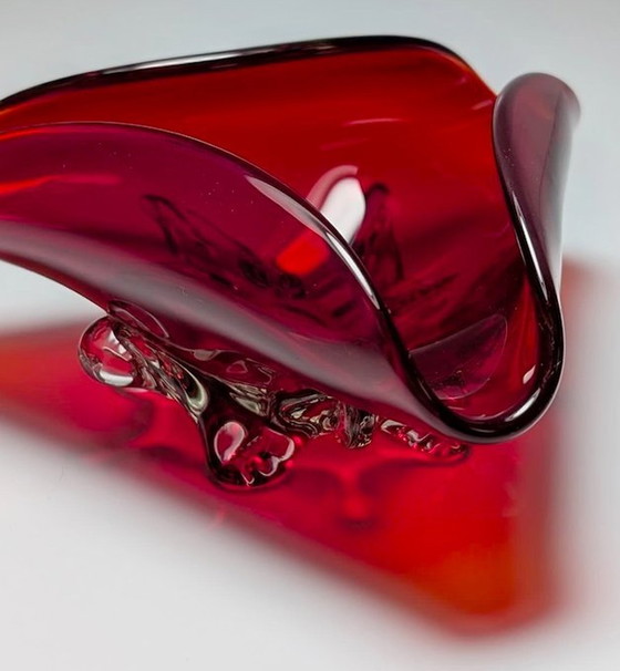 Image 1 of Vintage verre bol / cendrier rubis rouge Mid Century cerise bol 1970