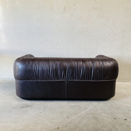 Image 1 of Canapé 2 places en cuir marron design italien 1970