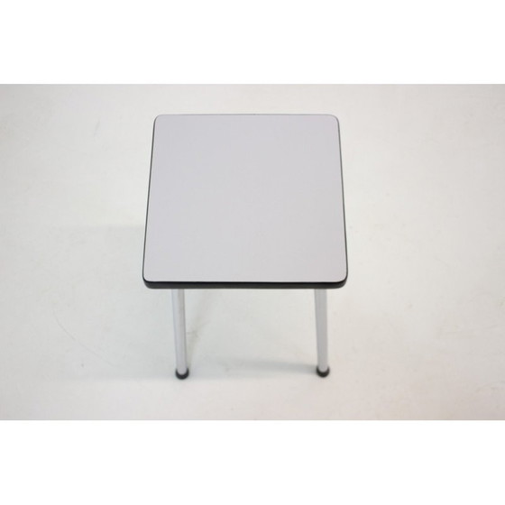 Image 1 of Table à fleurs du milieu du siècle, Tchécoslovaquie années 1960