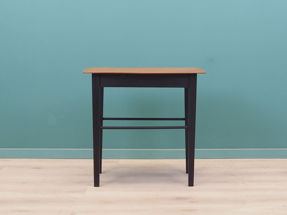 Image 1 of Table basse en noyer, Design danois, 1970S, Production : Danemark