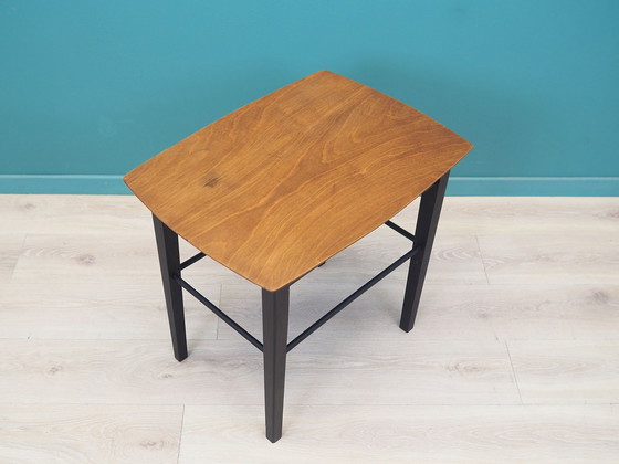 Image 1 of Table basse en noyer, Design danois, 1970S, Production : Danemark