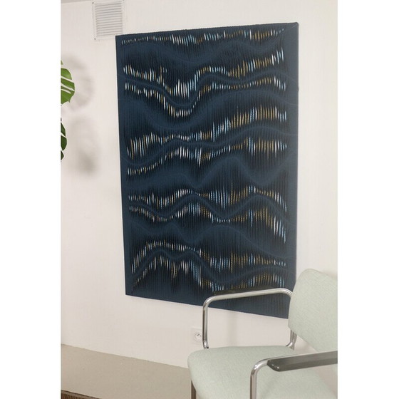 Image 1 of Peinture vintage texturée à effet de vague dans un tissu vert