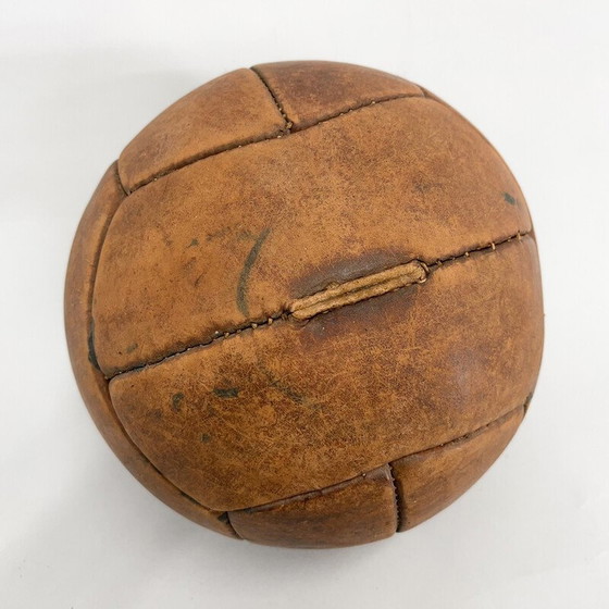 Image 1 of Ballon d'entraînement vintage en cuir brun, Tchécoslovaquie 1930