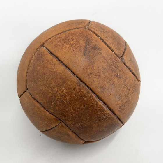 Image 1 of Ballon d'entraînement vintage en cuir brun, Tchécoslovaquie 1930
