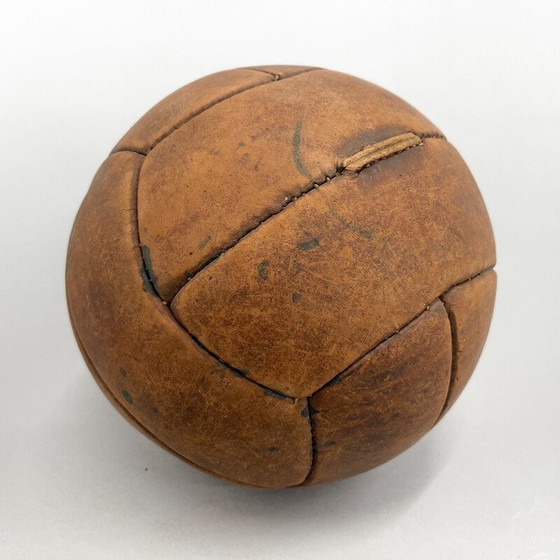 Image 1 of Ballon d'entraînement vintage en cuir brun, Tchécoslovaquie 1930