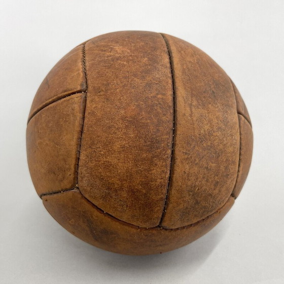 Image 1 of Ballon d'entraînement vintage en cuir brun, Tchécoslovaquie 1930