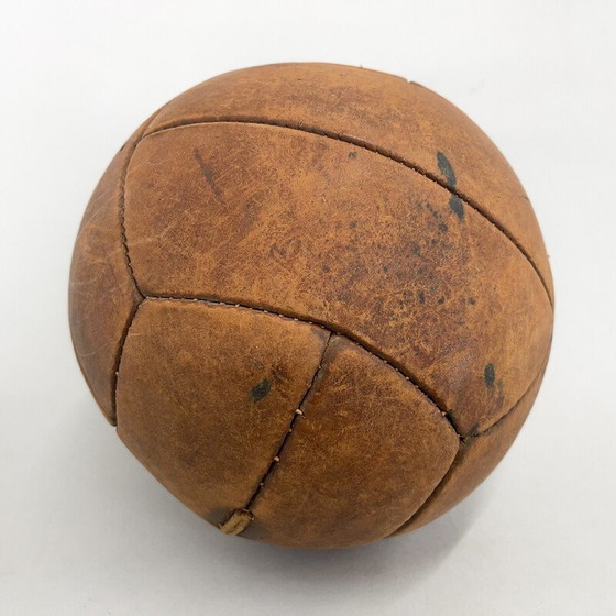 Image 1 of Ballon d'entraînement vintage en cuir brun, Tchécoslovaquie 1930