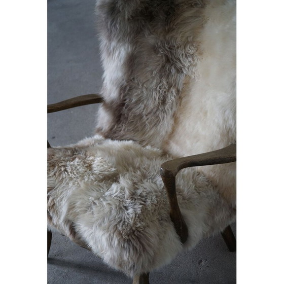 Image 1 of Fauteuil vintage danois à dossier haut en bois de chêne et laine d'agneau, années 1950
