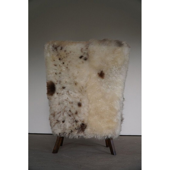 Image 1 of Fauteuil vintage danois à dossier haut en bois de chêne et laine d'agneau, années 1950