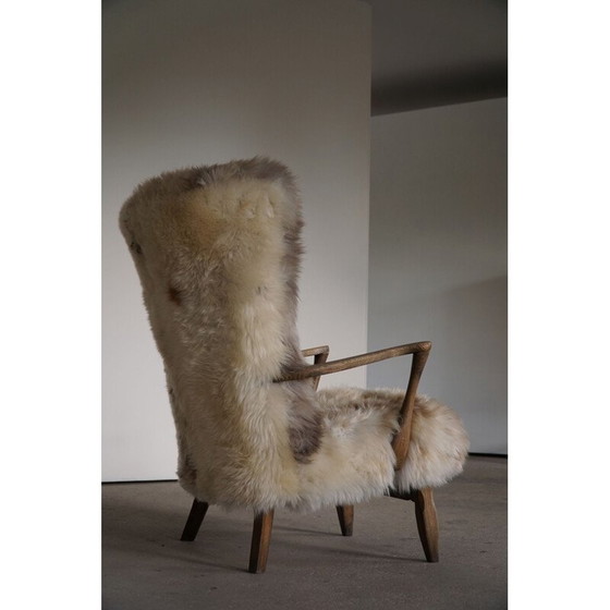 Image 1 of Fauteuil vintage danois à dossier haut en bois de chêne et laine d'agneau, années 1950