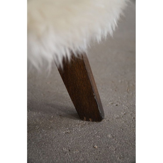 Image 1 of Fauteuil vintage danois à dossier haut en bois de chêne et laine d'agneau, années 1950