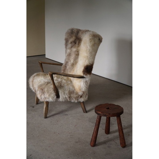 Image 1 of Fauteuil vintage danois à dossier haut en bois de chêne et laine d'agneau, années 1950