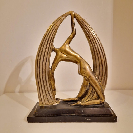 Image 1 of Statue Artdeco sur socle en marbre