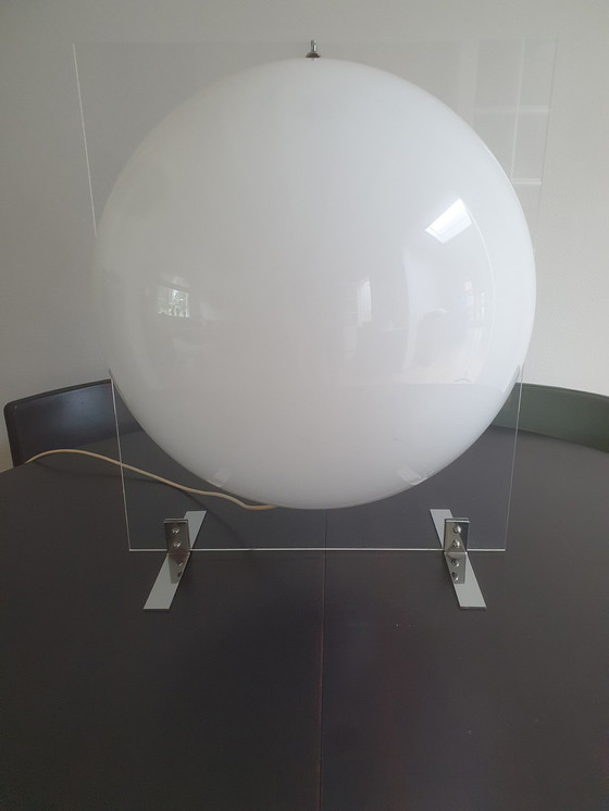 Image 1 of Lampe à boule design en plexiglas Xxl, 1960s