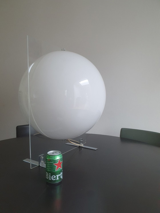 Image 1 of Lampe à boule design en plexiglas Xxl, 1960s