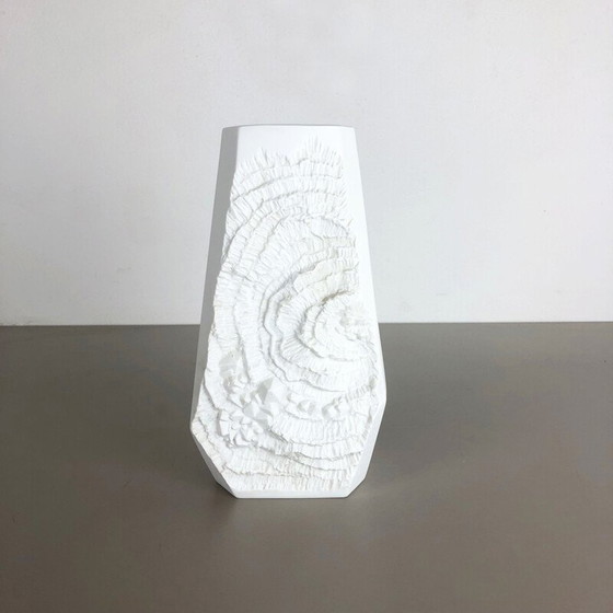 Image 1 of Vintage OP Art Vase en porcelaine biscuit allemand par AK Kaiser