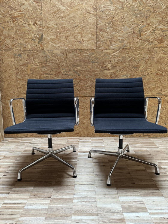 Image 1 of 4x Vitra EA108 Chaises Eames en aluminium