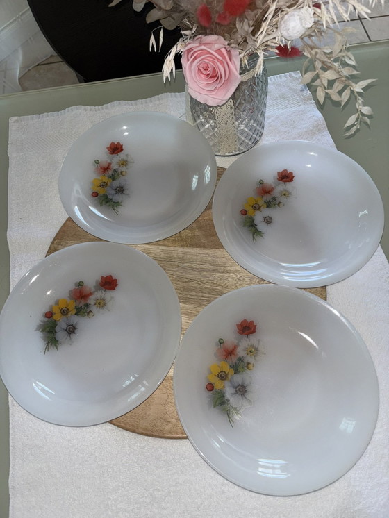 Image 1 of 4 Petites Assiettes