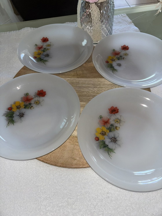 Image 1 of 4 Petites Assiettes