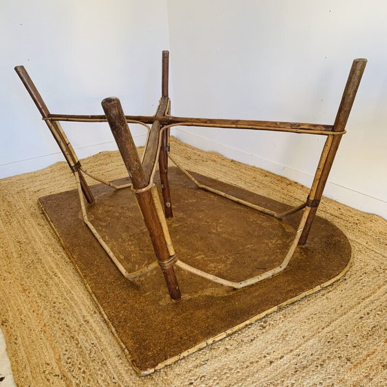 Image 1 of Table vintage en rotin de forme libre