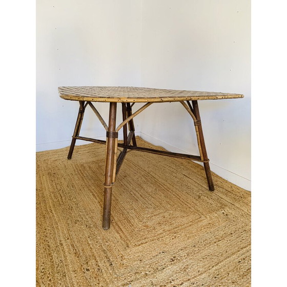 Image 1 of Table vintage en rotin de forme libre