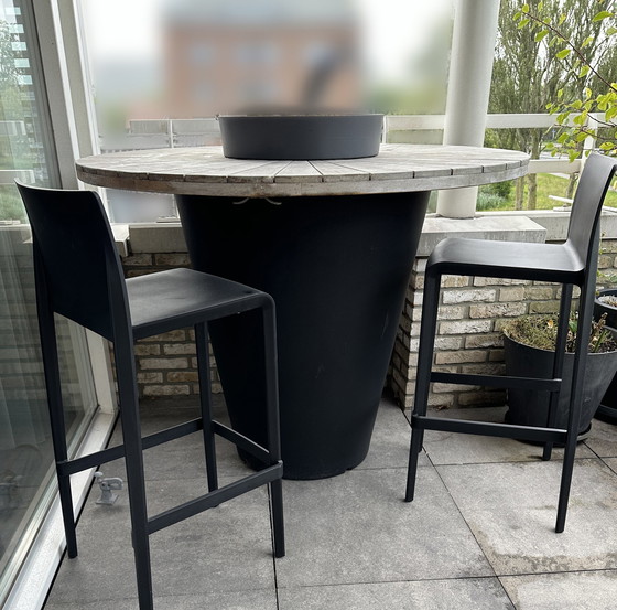 Image 1 of Mega Flower Box Table With 2 Pedrali Stools.