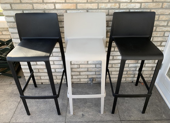 Image 1 of Mega Flower Box Table With 2 Pedrali Stools.