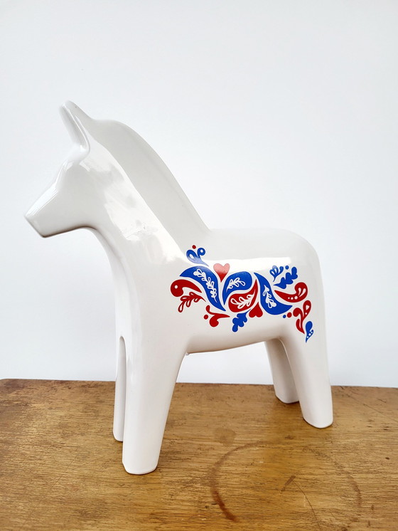 Image 1 of Cheval Dala en céramique d'Ikea, design bleu et rouge, 1990, Suède