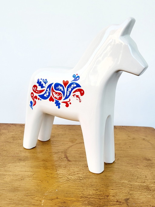 Cheval Dala en céramique d'Ikea, design bleu et rouge, 1990, Suède