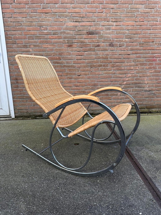Image 1 of Chaise à bascule en osier et chrome, 1970