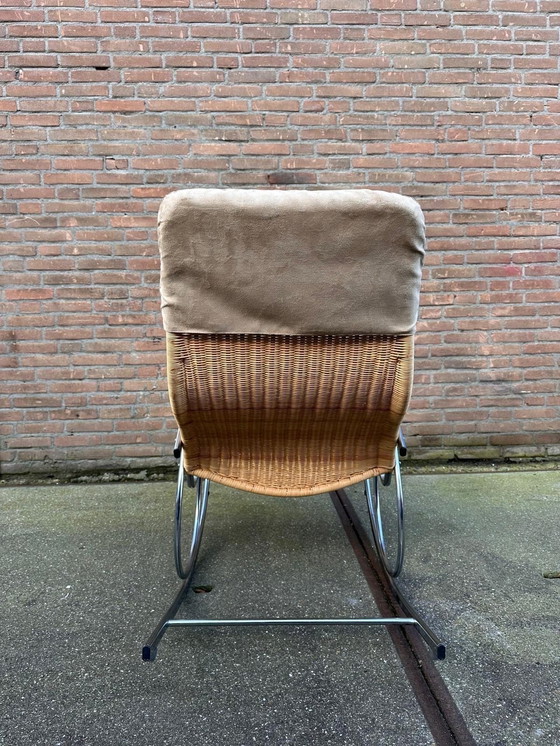 Image 1 of Chaise à bascule en osier et chrome, 1970