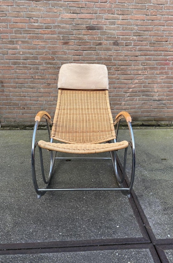 Image 1 of Chaise à bascule en osier et chrome, 1970