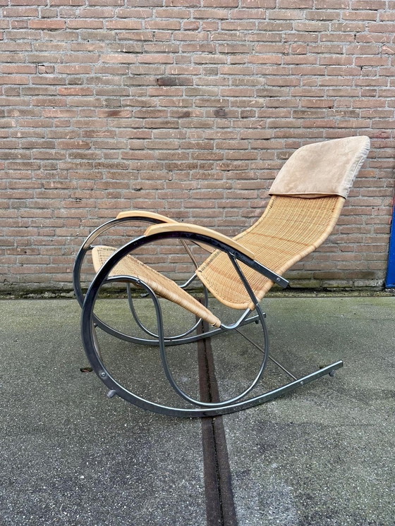 Image 1 of Chaise à bascule en osier et chrome, 1970