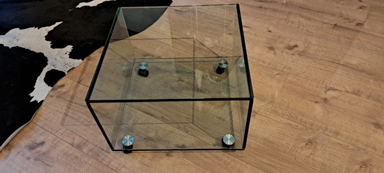 Image 1 of Table basse sur roulettes