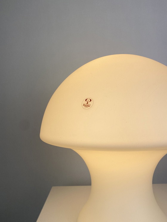 Image 1 of Rare lampe de table champignon Peill et Putzler en verre au lait blanc 1970