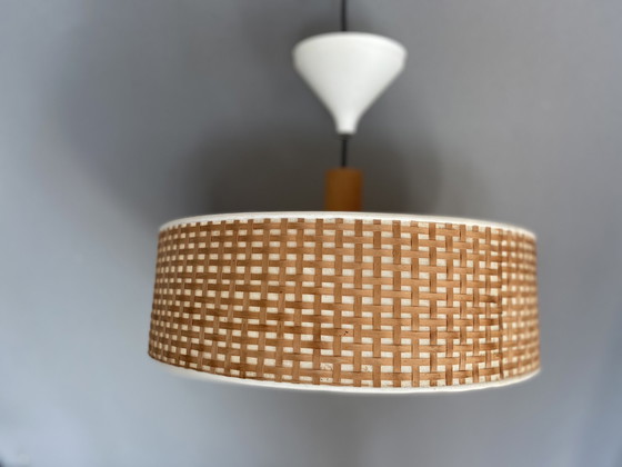 Image 1 of Lampe pendante danoise vintage en tissu de rotin