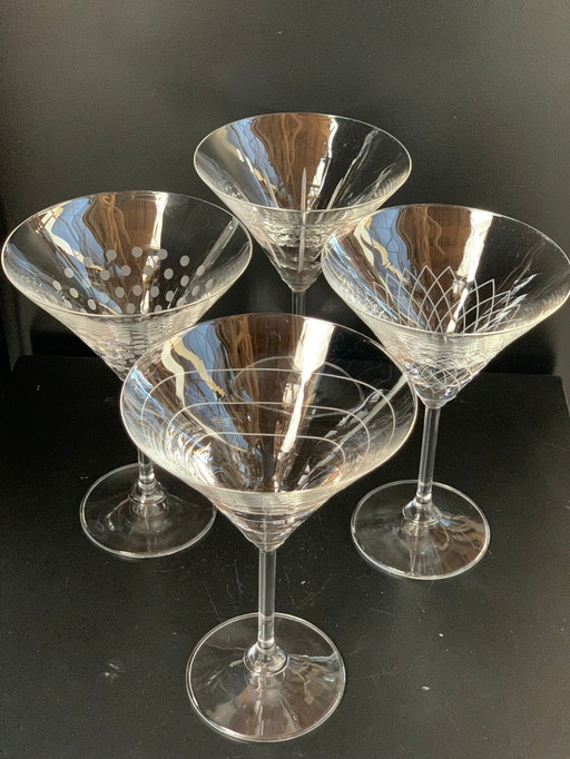 4X verres à martini ou à cocktail avec gravures diverses