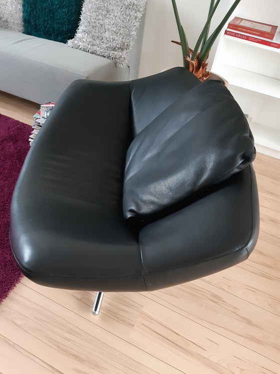 Image 1 of Fauteuil pivotant en cuir