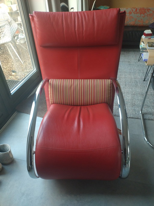 Fauteuil relax en cuir rouge Leolux Canguro