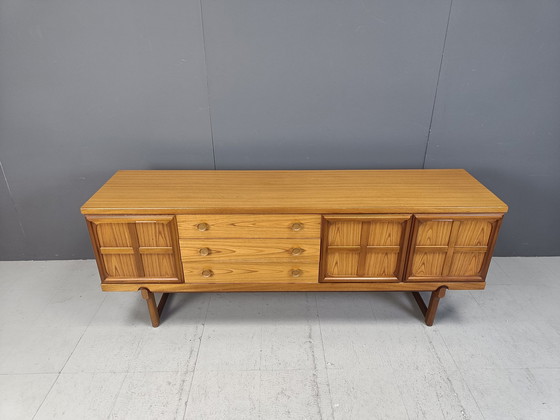 Image 1 of Buffet en teck Mid Century par Beautility, 1960S