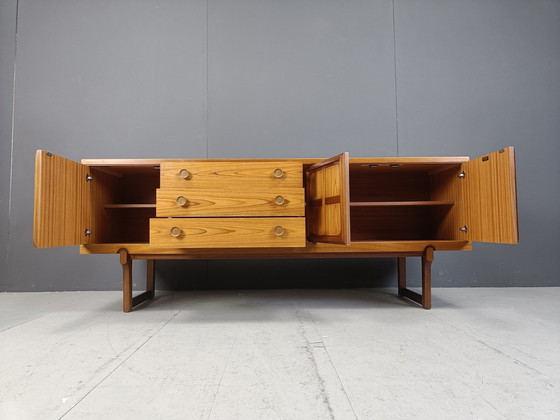 Image 1 of Buffet en teck Mid Century par Beautility, 1960S